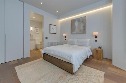 Master bedroom 2.jpg