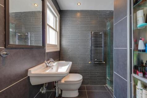 en-suite shower-room.jpeg