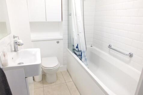 bathroom 2.jpg