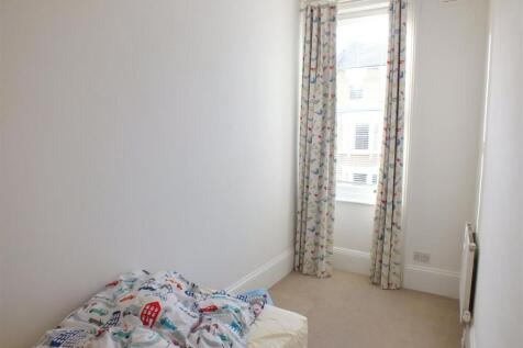 single bedroom.jpg