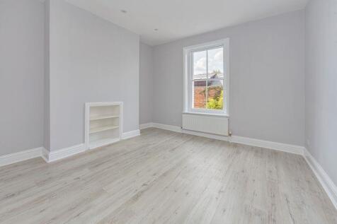 bedroom 23.jpeg