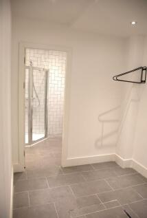 Dufferin St_Bike store1.jpg