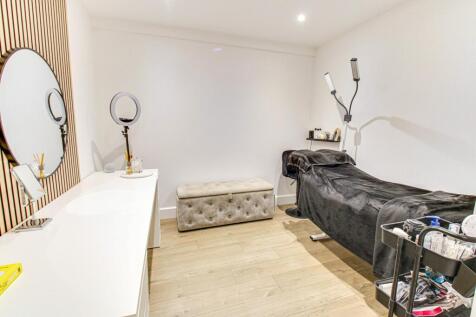 Beauty Room (Garage Conversion)