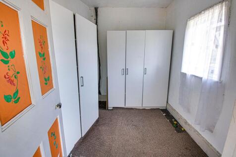 Walk in wardrobe