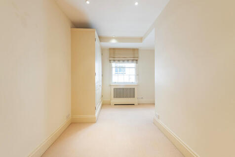 73 Lyall Mews Wes...