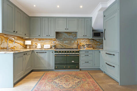31 Cadogan Ct Kit...
