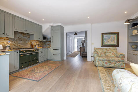 31 Cadogan Ct Kit...