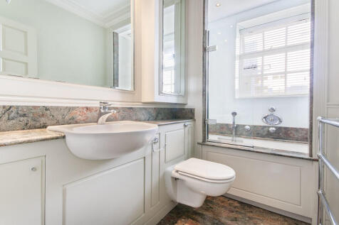 19 Flood St bath4