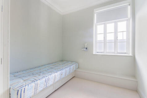 19 Flood St bed4