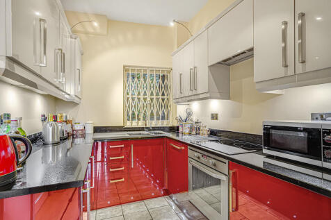 Queen&#39;sGateMews29...
