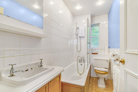 Queen&#39;sGateMews29...