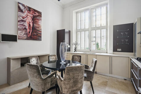 Flat D 12-12A Enn...