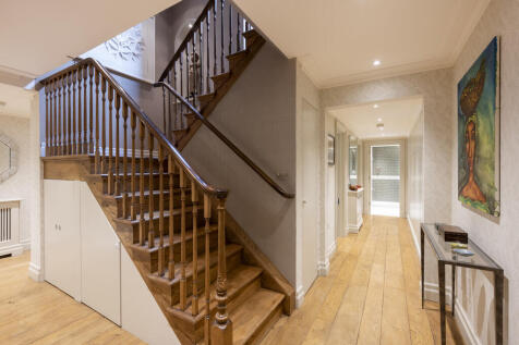 Knight Frank-1, 1...