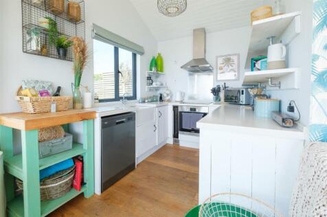 Parry_Omega_Whitsand_Bay-10.jpg