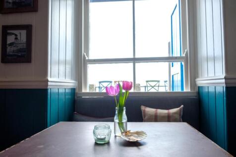 Parry_Devonport_Pub-39.jpg