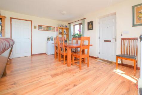 Parry Mercury Lodge PL14 5BQ-3.jpg