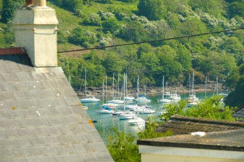 Parry Polruan Outside Sunny-7.jpg