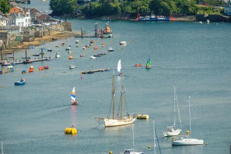 Parry Polruan Outside Sunny-21.jpg