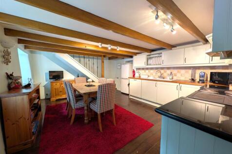kitchen 1.jpg