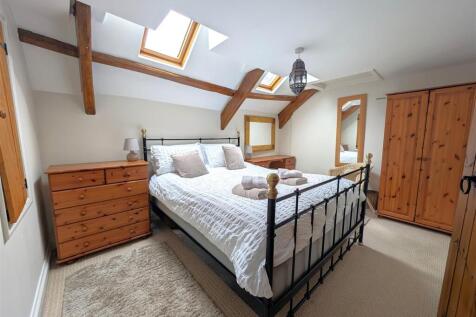 bed 1.jpg