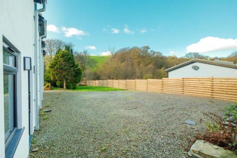 Parry Outside Landslooe Bridge Farm-7.jpg