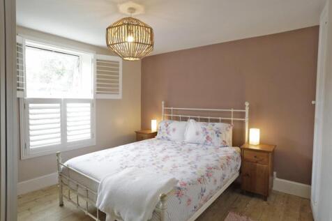 thumbnail_Bedroom 1.jpeg