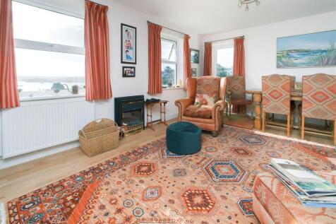 Parry_15 Dymond Court Saltash-2.jpg