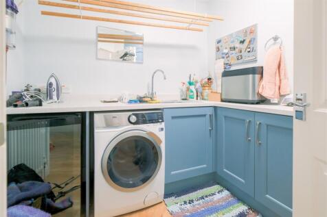 Parry_15 Dymond Court Saltash-16.jpg