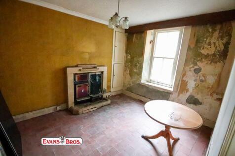 REAR LIVING / DINING ROOM