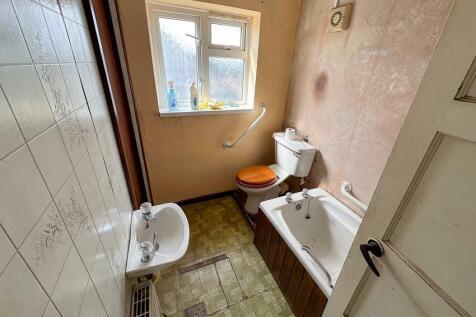 JACK &amp; JILL BATHROOM