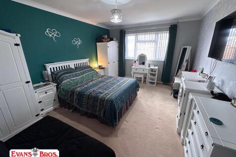 MAIN BEDROOM 1