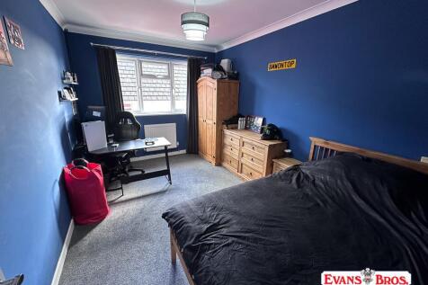 DOUBLE BEDROOM 3