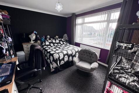 DOUBLE BEDROOM 4