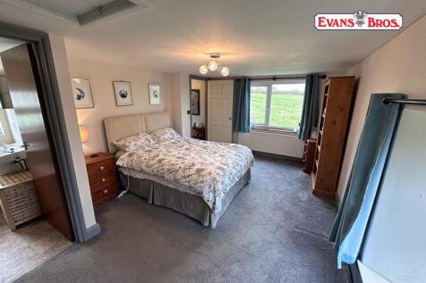 MAIN BEDROOM 1