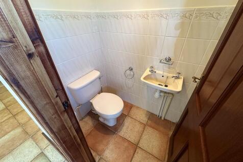 SEPARATE WC