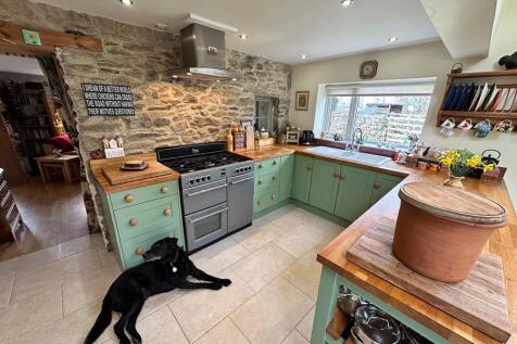 KITCHEN / BREAKFAST ROOM