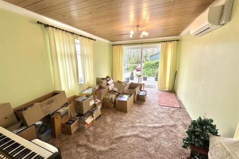Sun Room / Bedroom 3