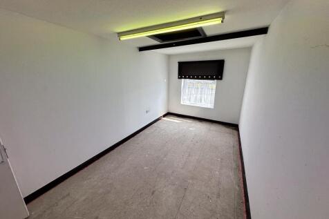 2ND LIVING ROOM