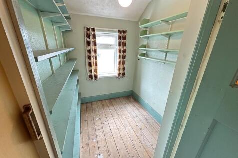 CHILD&#39;S BEDROOM / HOME OFFICE