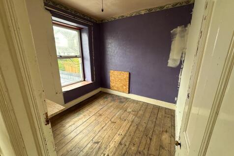 REAR DOUBLE BEDROOM 2