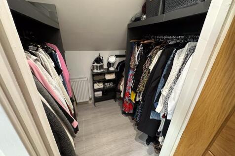 DRESSING ROOM