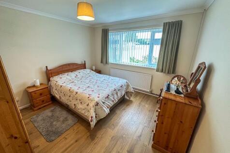 FRONT BEDROOM 1