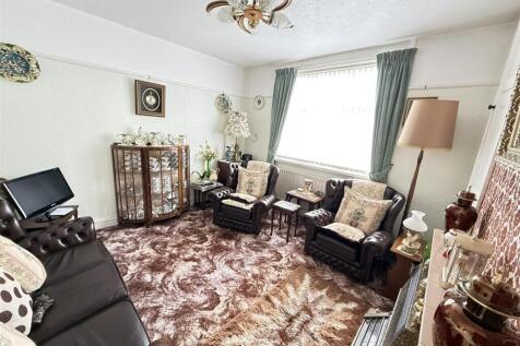 REAR SITTING ROOM
