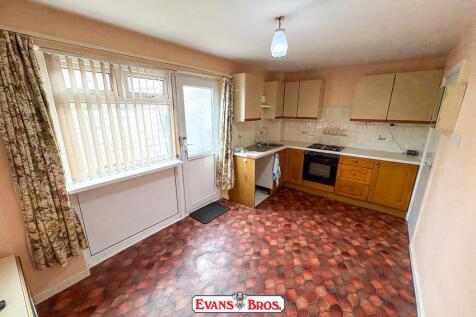 KITCHEN / BREAKFAST ROOM