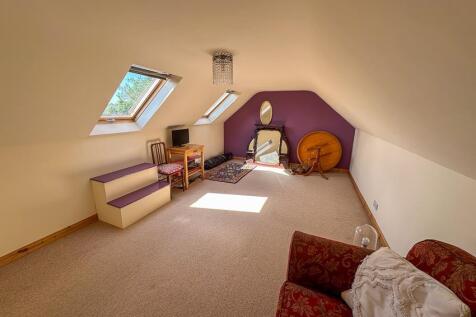 ATTIC BEDROOM 3