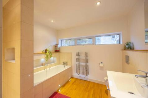 Ensuite Bathroom 