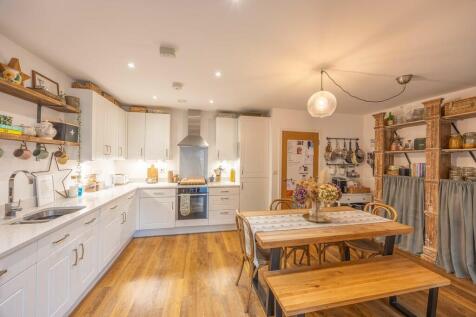 Kitchen/Dining Ro...