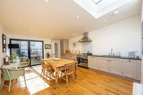 Kitchen/Dining Ro...