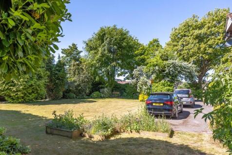 Driveway to Front