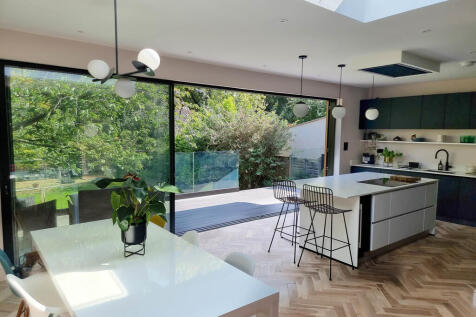 Kitchen / Dining ...